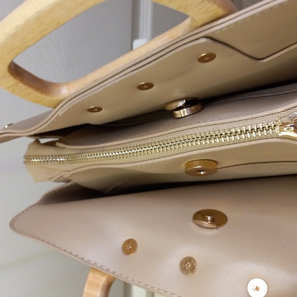 VEGAN Like Dreams EUC Everywhere Bag PVC Leather Handbag Wooden Handle… - Picture 10 of 13